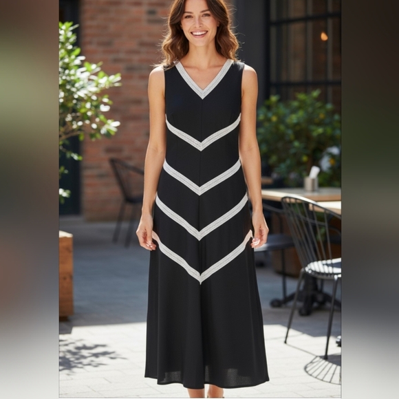 ANN TAYLOR Elegant Black and White Chevron Dress. Size 10 - Picture 10 of 12